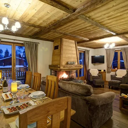 Cristalliers - 5 Bedroom Luxury In With Log Fire And Hot Tub 木屋