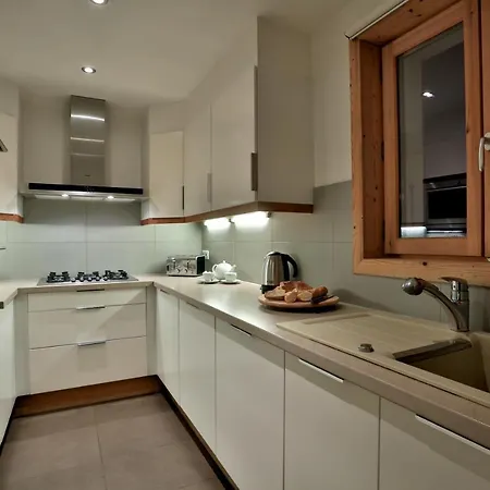 木屋 Cristalliers - 5 Bedroom Luxury In With Log Fire And Hot Tub 霞慕尼