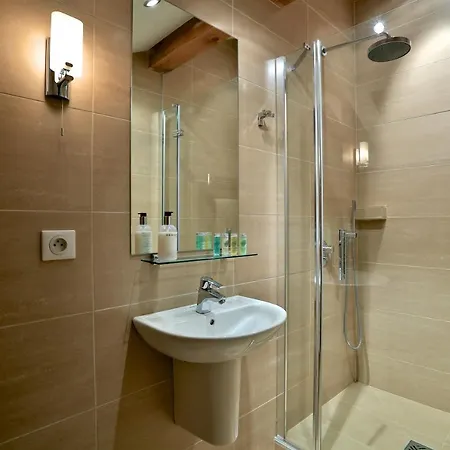 木屋 Cristalliers - 5 Bedroom Luxury In With Log Fire And Hot Tub 霞慕尼