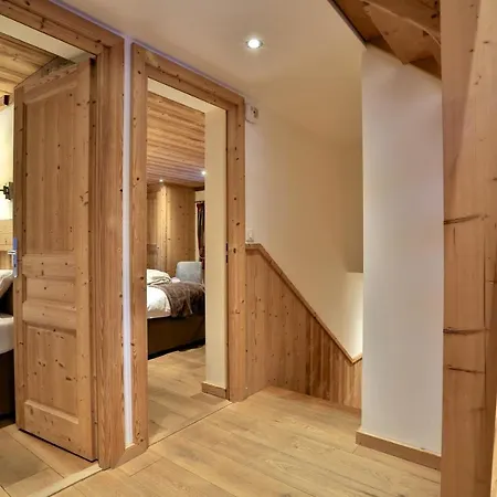 Cristalliers - 5 Bedroom Luxury In With Log Fire And Hot Tub Chalet